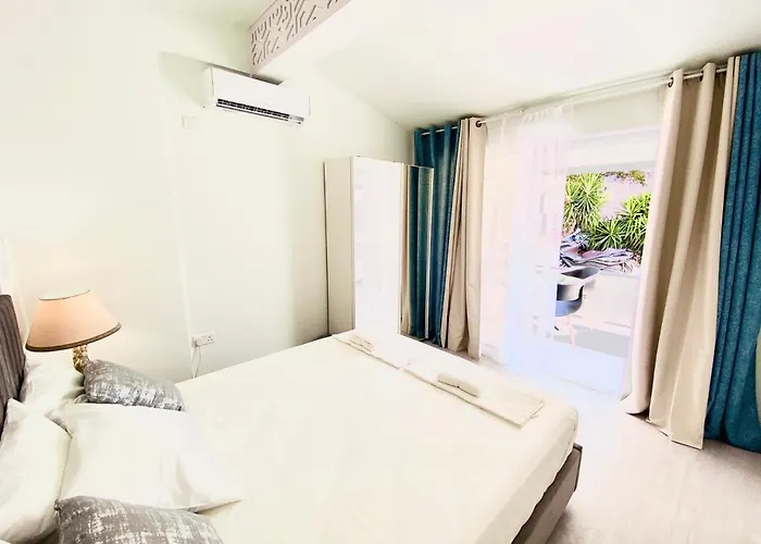 Sandy Bay * アヤナパ