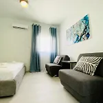 Villa Sandy Bay *