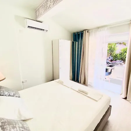 Sandy Bay * Ayia Napa